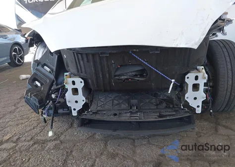 2024 Tesla Model X Long Range z USA, uszkodzony, nr VIN 7SAXCBE52RF441278